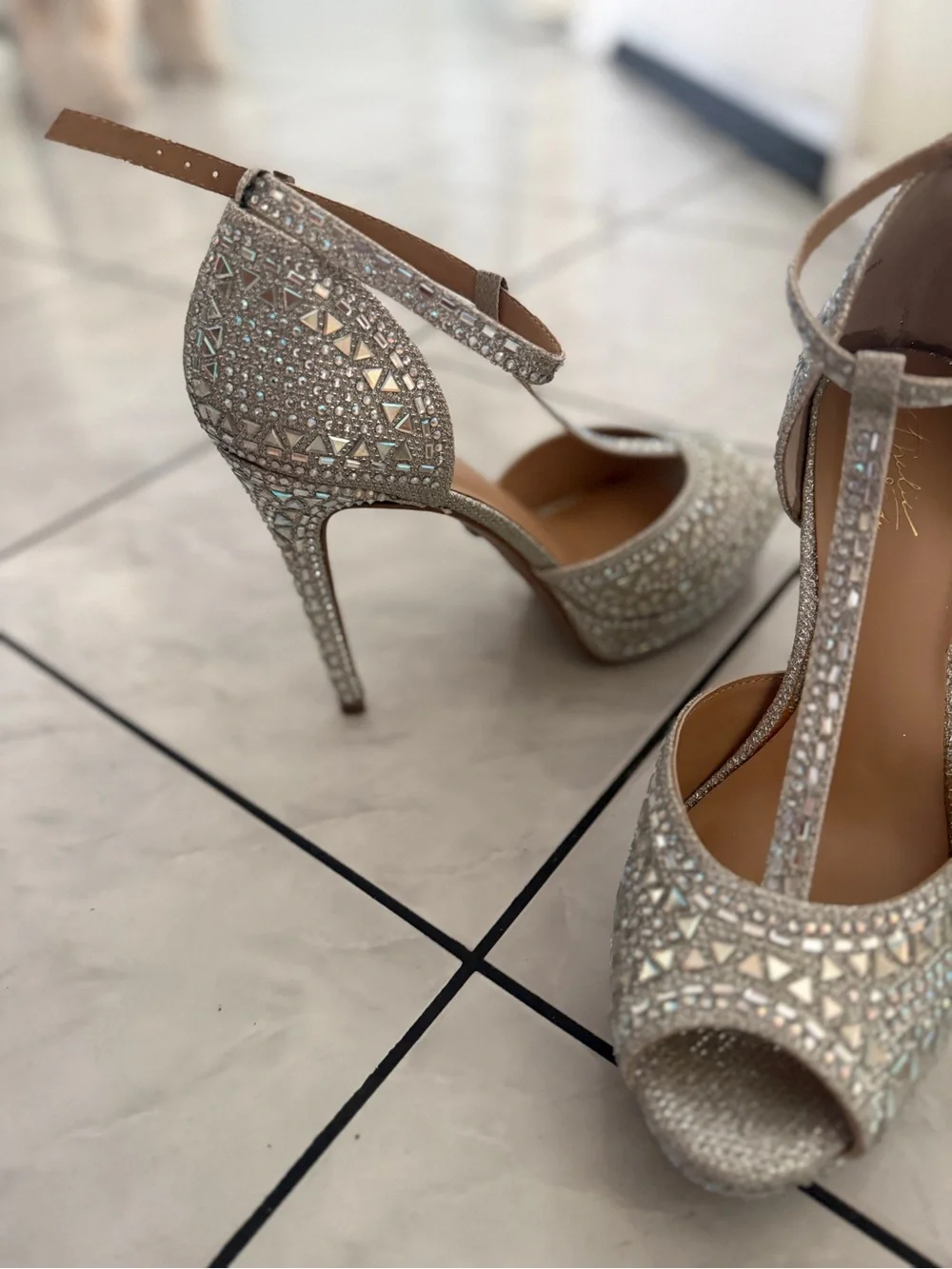 Thalia Sodi Womens Chace Platform Peep Toe heels- size 9